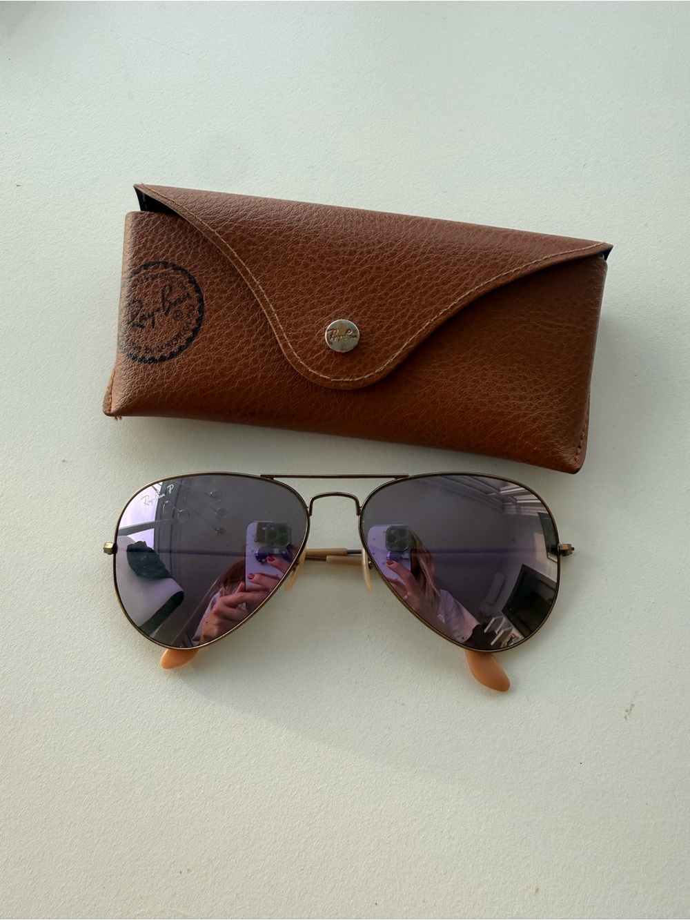 Ray-Ban Aviator Sunglasses with reflected Purple Lenses